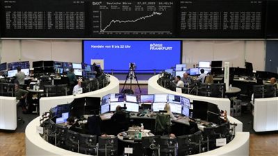 مؤشرات الأسهم الأوروبية تغلق على ارتفاع وصعود اليورو أمام الدولار