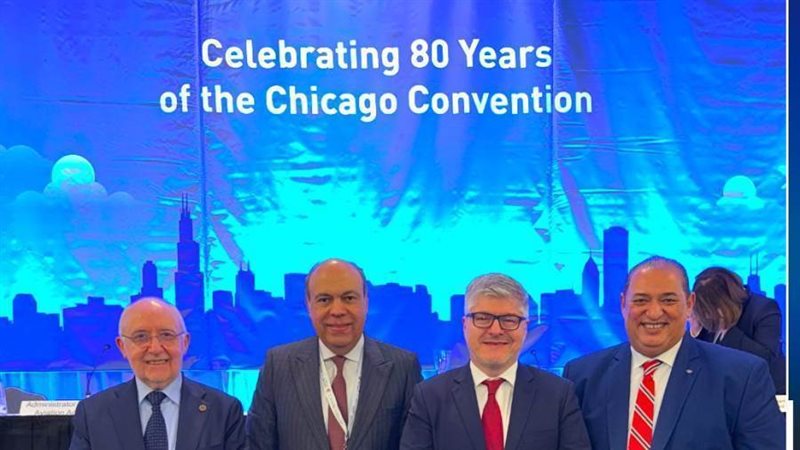 وزير الطيران خلال