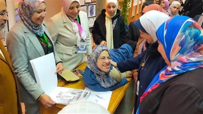 أول معرض فني لذوي الهمم بمكتب الأزهر لدعم الابتكار وريادة الأعمال بمبادرة بداية