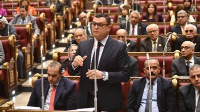 وزير الإسكان يناقش مشروع قانون التصرف في أموال الدولة الخاصة في مجلس الشيوخ