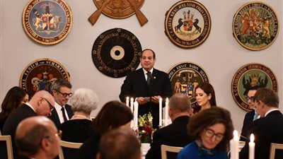 الرئيس السيسي يختتم زيارته بمأدبة عشاء لملك الدنمارك وحرمه