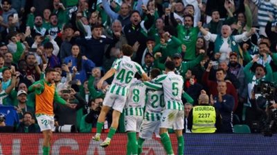 برشلونة في الضياع.. تعثر جديد أمام بيتيس وطرد فليك