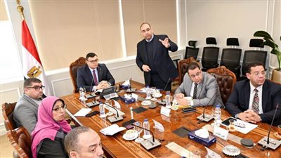 وزير الإسكان يوجه بضرورة الالتزام بالمعايير القياسية لتشغيل وإدارة ممشى أهل مصر