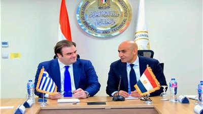 عبداللطيف يؤكد أهمية التعلم الرقمي والذكاء الاصطناعي في مجال التعليم