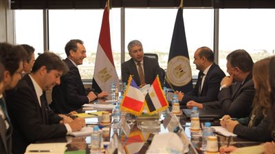 وزير السياحة والآثار يلتقي سفير فرنسا بالقاهرة لبحث سبل تعزيز التعاون بين البلدين