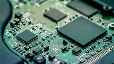 علماء روس يبتكرون وحدة لإنتاج بلورات أشباه الموصلات