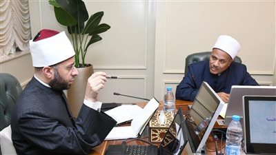 وزير الأوقاف يلتقي مدير أوقاف قنا 