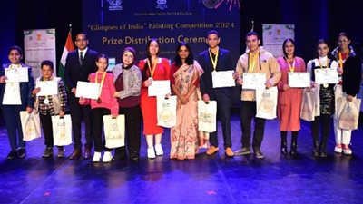 وزارة التربية والتعليم تكرم الطلاب الفائزين فى المسابقة الفنية 