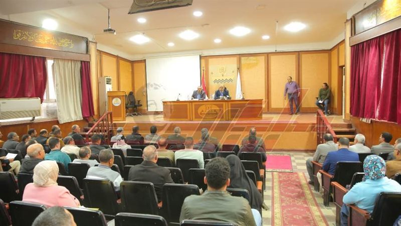 خلال الاجتماع