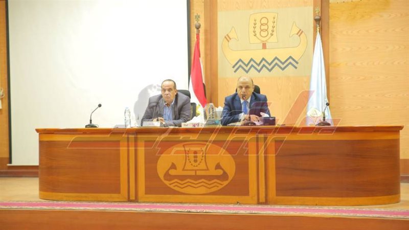 خلال الاجتماع