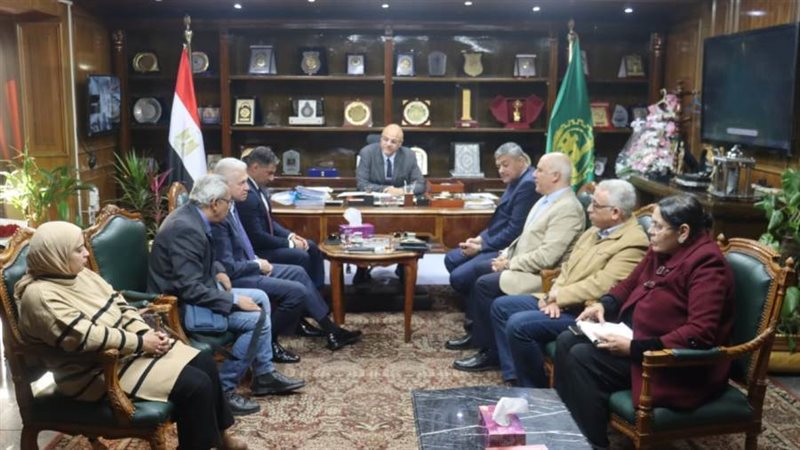 الاجتماع مع قيادات