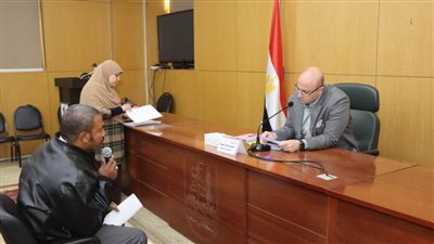 محافظ بني سويف يوجه بتنفيذ الحلول لشكاوى المواطنين خلال اللقاء الأسبوعي المفتوح