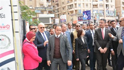 وزير التموين ومحافظ البحيرة يتفقدان مشروع سيارات شباب الخريجين