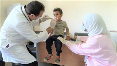 الكشف الطبي على 1333 حالة خلال قافلة طبية مجانية بقرية أبو قلته بالمنيا