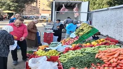 محافظ الجيزة: توافد المواطنين على سوق اليوم الواحد بإمبابة يعكس نجاح التجربة