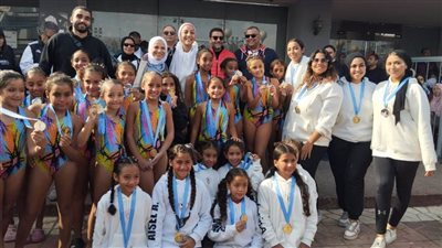 تألق لاعبات نادي الزمالك في بطولة نرمين فاضل للسباحة التوقيعية