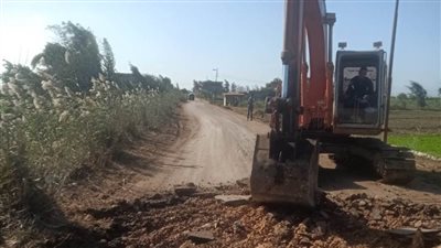 بتكلفة استثمارية 6.5 مليون جنيه رفع كفاءة طريق جسر مصرف كوم حمادة بالبحيرة 