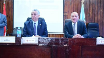 رئيس جامعة سوهاج يفتتح فعاليات دورة الدراسات الإستراتيجية والأمن القومي