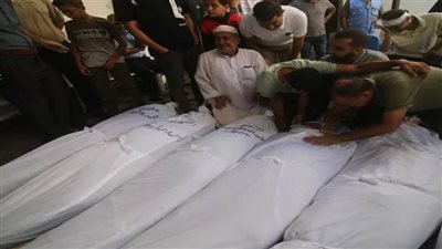 استشهاد 4 فلسطينيين في قصف إسرائيلي على خيمة للنازحين بوسط غزة