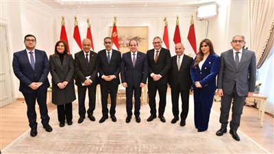 الرئيس يناقش تطورات الأوضاع الإقليمية مع رجال الصحافة والإعلام