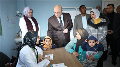 محافظ بني سويف يتابع جودة الخدمات الصحية بالقرى