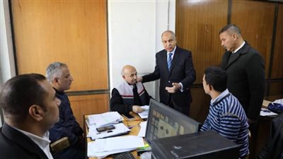 محافظ المنيا يوجه بتسريع تقنين أراضي أملاك الدولة لتحقيق التنمية وحفظ الحقوق