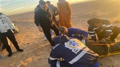 محافظ البحر الأحمر يطمئن على مصابي حادث انقلاب برأس غارب على الطريق