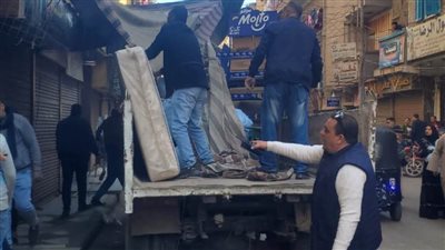 محافظ أسيوط يوجه بعدم التهاون مع المعتدين على حرم الطريق وحملة بالقوصية لرفع الإشغالات