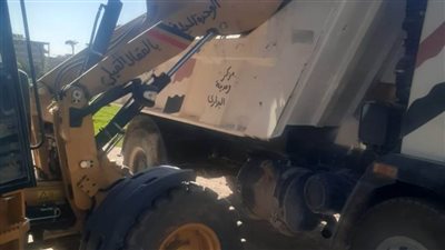 محافظ أسيوط يوجه بتكثيف حملات رفع نواتج تطهير الترع والمصارف