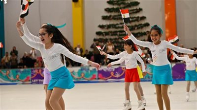 انطلاق فعاليات اليوم العالمي للتزحلق على الجليد