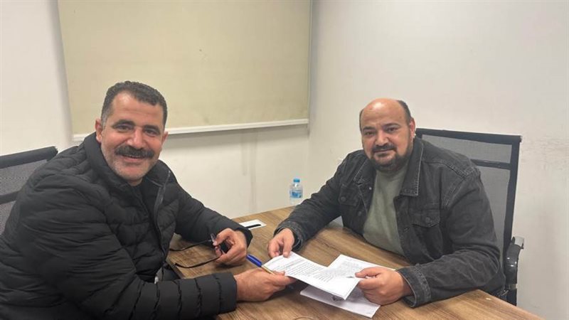 محمود حافظ يتعاقد