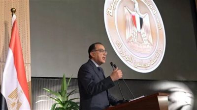 رئيس الوزراء يُصاب بدوار لدقائق أثناء المؤتمر الصحفي على الهواء ثم يعود لاستكماله وباقي الاجتماعات