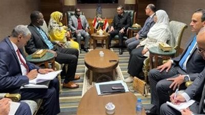 وزير الإسكان يعرض التجربة العمرانية المصرية على نظيره السوداني