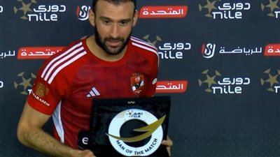 محمد رمضان يكشف سبب إصابة عمر كمال في يده