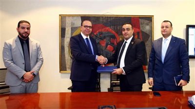 رئيس هيئة المعارض المصرية يوقع بروتوكول تعاون مع نظيره الليبي