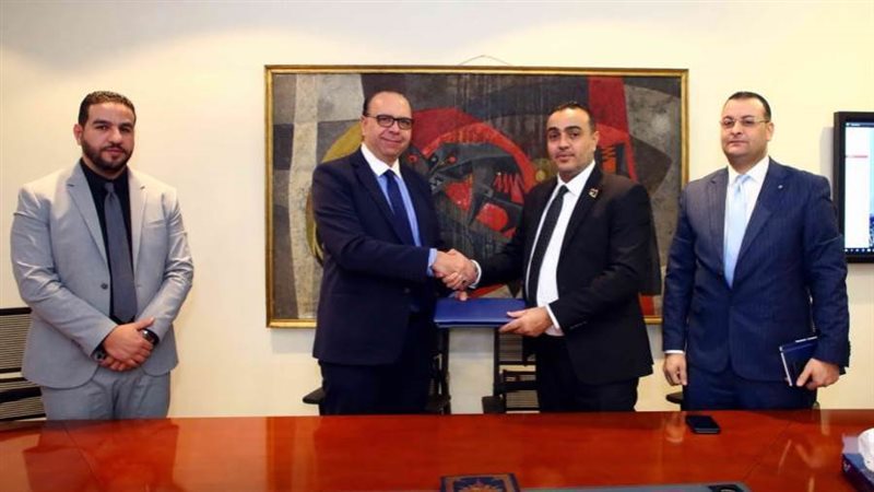 رئيس هيئة المعارض