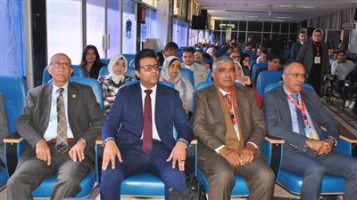 وكيل وزارة الصحة يشارك بمؤتمر قسم أمراض الباطنة و الكلي بجامعة سوهاج