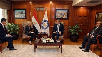 وزير يلتقي رئيسة منطقة شمال إفريقيا والمشرق العربي بشركة إيني الإيطالية