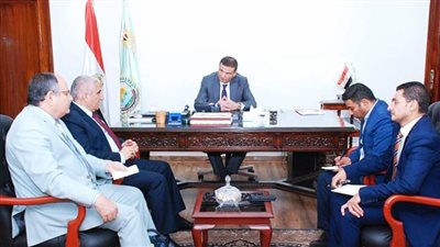 وزير الزراعة يؤكد أهمية التعاون مع مركز 