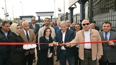 محافظ البحيرة ورئيس القابضة للمياه يفتتحان مركز خدمة العملاء برأس كاوتش بكفر الدوار