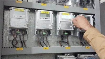 كشف ملابسات ادعاء شخص قدرته على إصلاح العدادات وتخفيض الاستهلاك