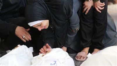 10 شهداء فلسطينيين بينهم 7 أطفال جراء قصف الاحتلال منزلا شمال غزة