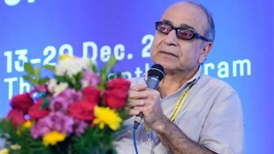 الفنان أحمد كمال يستلم تنويها من لجنة التحكيم بمهرجان كيرلا السينمائي الدولي في الهند لفيلم 