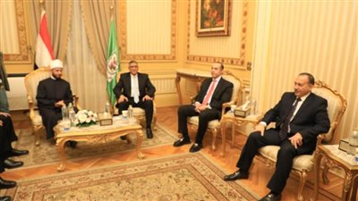 محافظ أسيوط يشارك في احتفال مؤسسة حياة كريمة بـ