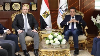 محافظ بني سويف يستقبل نائب رئيس الوزراء للتنمية البشرية وزير الصحة والسكان