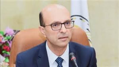 رئيس جامعة أسيوط يُصدر قرارات بتعيين وندب قيادات أكاديمية جديدة داخل كليات ومعاهد الجامعة