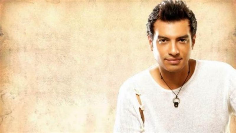 الفنان إيهاب توفيق