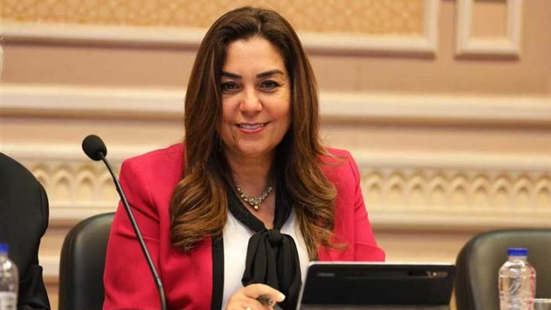 الدكتورة منال عوض