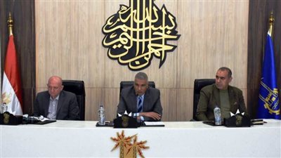 محافظ أسوان يلتقى ممثلى فئات المجتمع الأسوانى فى حوار مفتوح للمكاشفة والمصارحة 