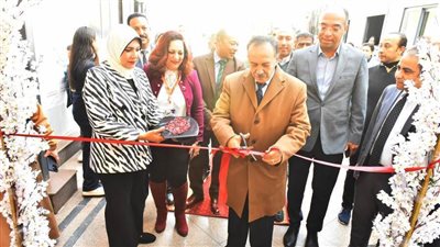 محافظ أسيوط يعلن إطلاق حملة توعية للكشف المجاني لمرضى المياه الزرقاء 